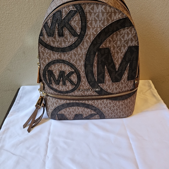 Michael kors medium Backpack - Picture 3 of 16